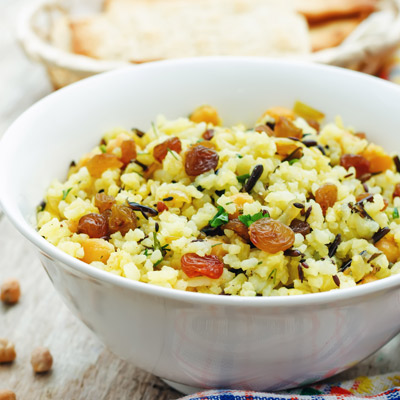 Riz aux légumes et aux raisins secs