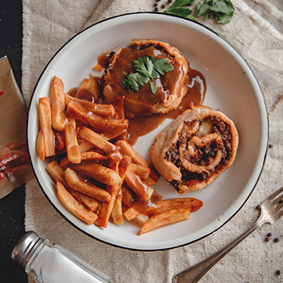 Rouleau poutine à la viande et frites