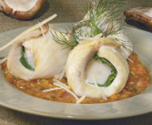 Rouleaux de tilapia et de pétoncles, sauce aux tomates et au basilic