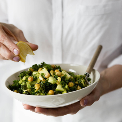 Salade de brocolis et pois chiches grillés