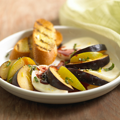 Salade Caprese de prunes