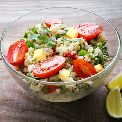 Salade de couscous, au Cheddar et aux légumes du jardin