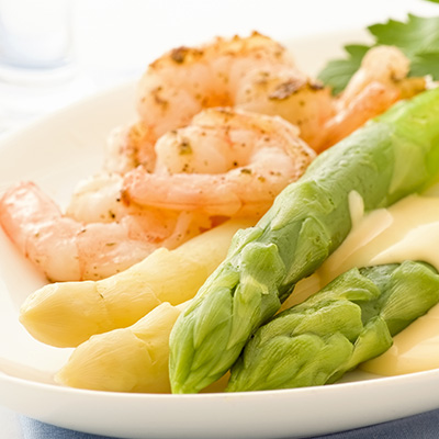 Salade de crevettes, asperges et poires asiatiques