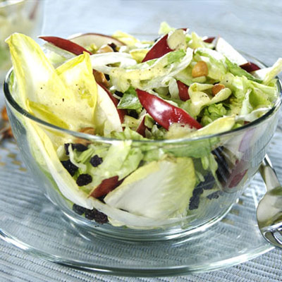 Salade d'endives aux pommes et noisettes