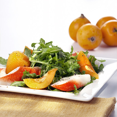 Salade simple de nèfles, roquette et goberge