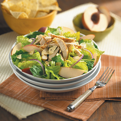 Salade de pêches et chipotle aux blancs de poulet