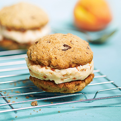 Sandwich au yogourt glacé aux pêches et mascarpone