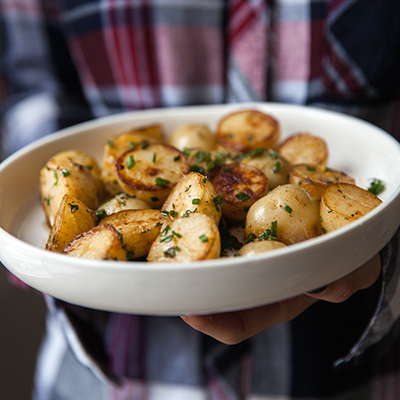 Sauté de pommes de terre rissolées aux herbes