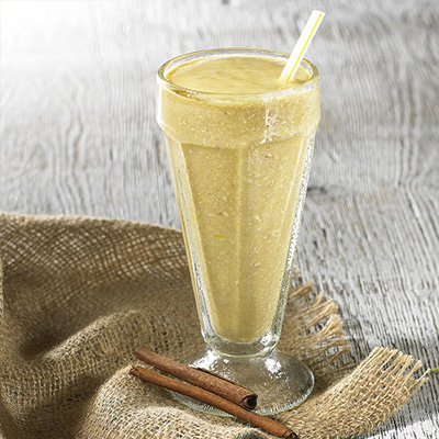 Smoothie à la mangue et à la boisson aux amandes