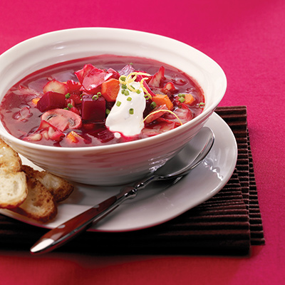 Soupe de betterave, chou et champignons