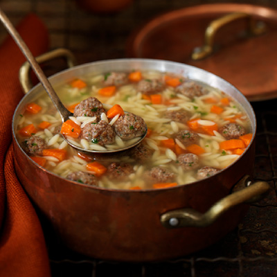 Soupe nourrissante aux boulettes à l’italienne