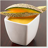 Soupe froide de cantaloup et de yogourt