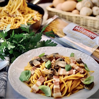 Spaghetti au curry et crème de coco