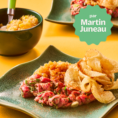 Beef tartare with herbs, spicy corn chutney and potato chips