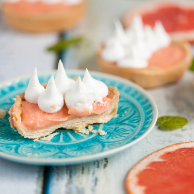 Tarte au pouding au pamplemousse meringuée