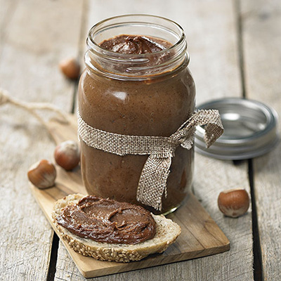 Tartinade au chocolat, dattes et noisettes