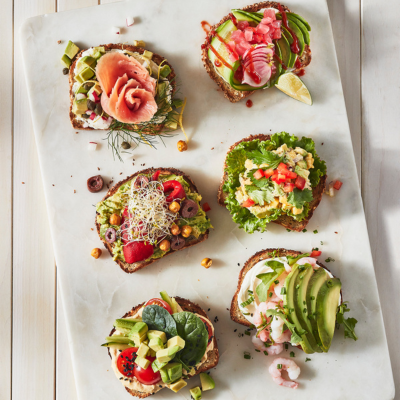 Tartines à l’avocat sur Carré aux grains germés bio de Première Moisson