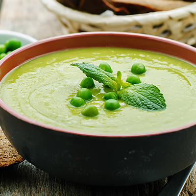 Velouté de petits pois à la menthe fraîche