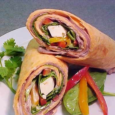 Wrap  au rosbif et fromage feta aux tomates séchées