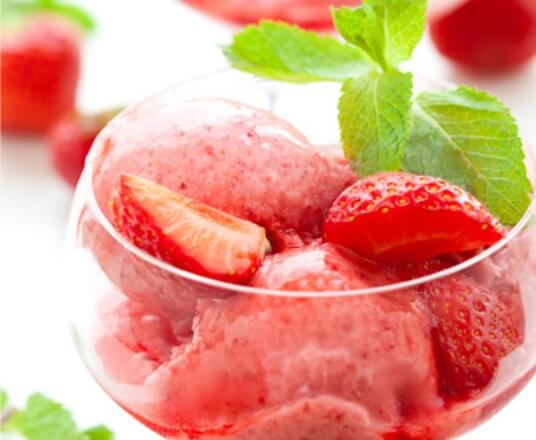 Sorbet de fraises à la menthe givrée